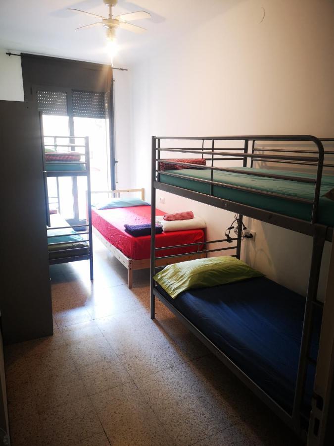 Allotjament i esmorzar Hostel Figueres 2*